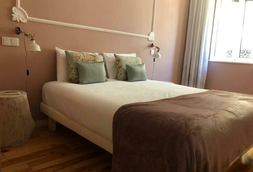 민박 Godinho S House