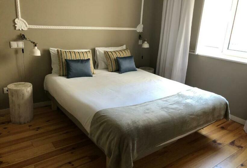 민박 Godinho S House