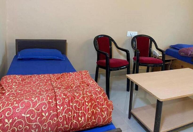 Goroomgo Kanara Hotel Bhimtal   Parking Facilities   Excellent Service