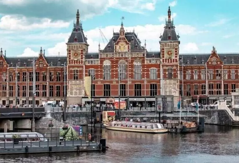 Hotelli Ux Amsterdam Airport