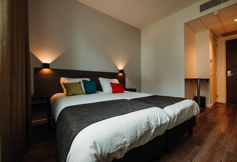 هتل Ux Amsterdam Airport