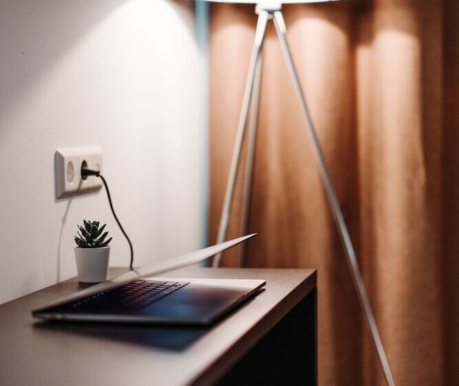 هتل Ux Amsterdam Airport