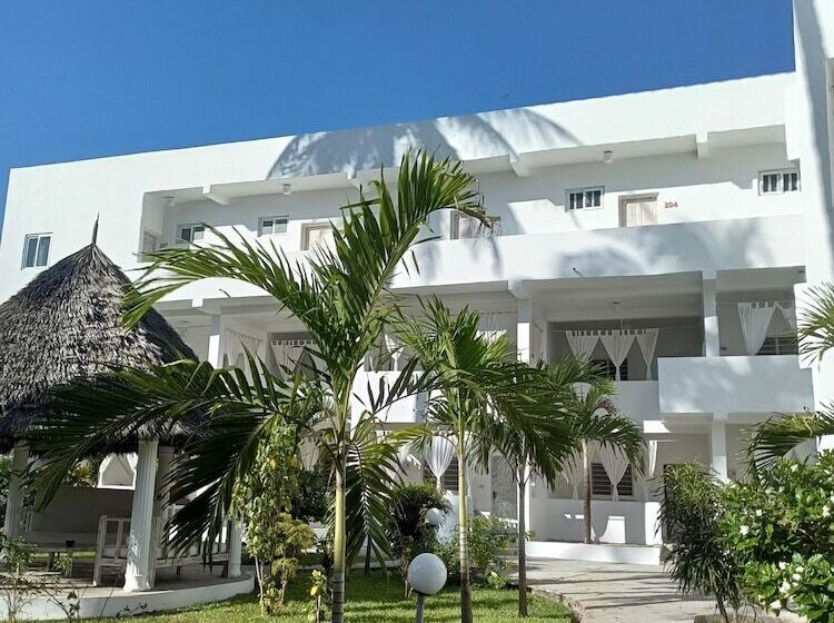 هتل Watamu Ascot Resort