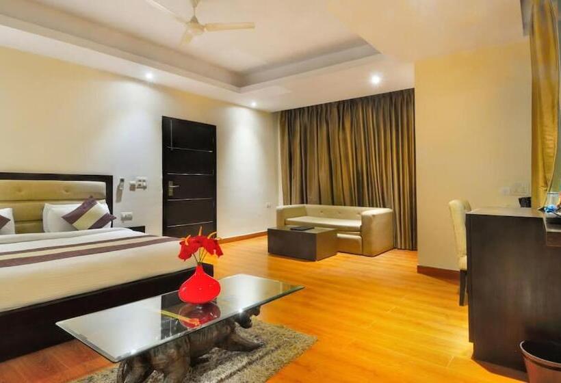 Zenith Hotel Delhi Airport