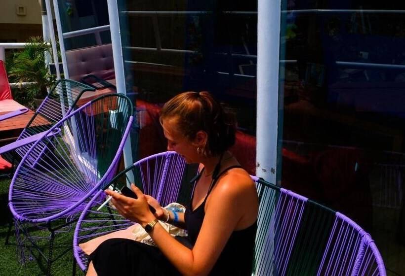 Nahualli Hostel Tamarindo