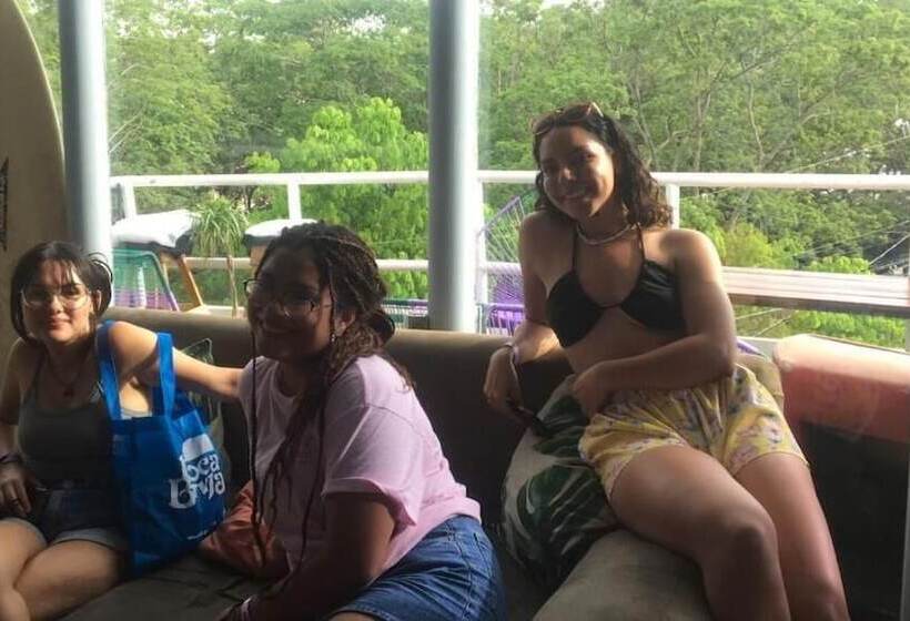 Nahualli Hostel Tamarindo