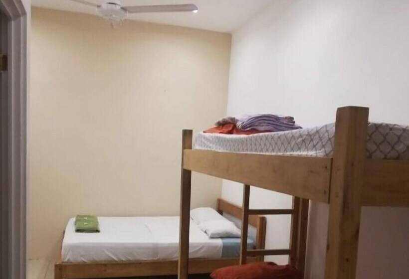 Nahualli Hostel Tamarindo