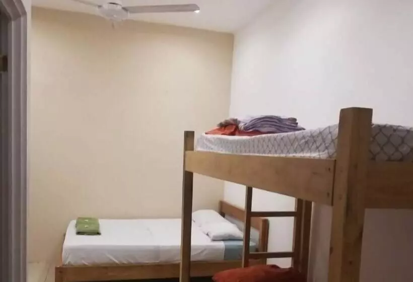 Nahualli Hostel Tamarindo