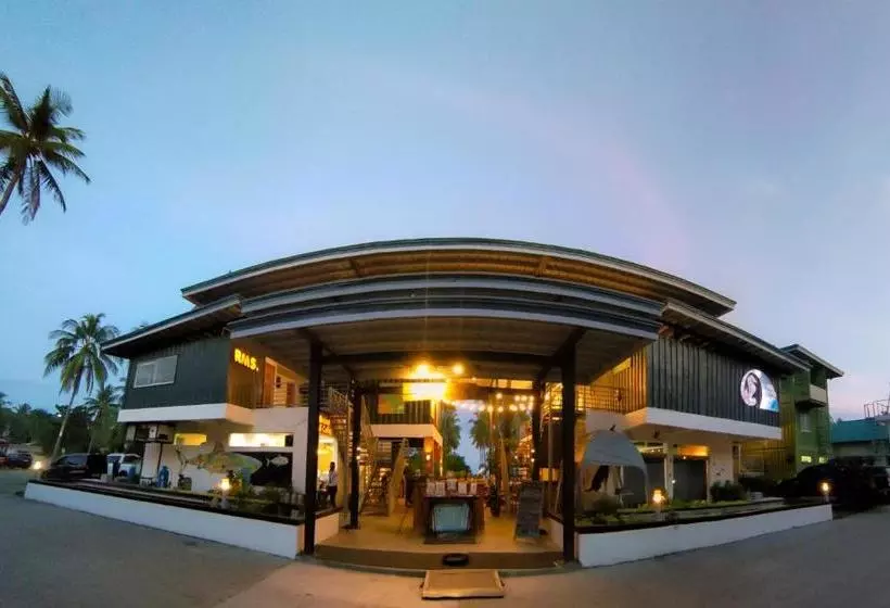 Silver Reef Dive Resort