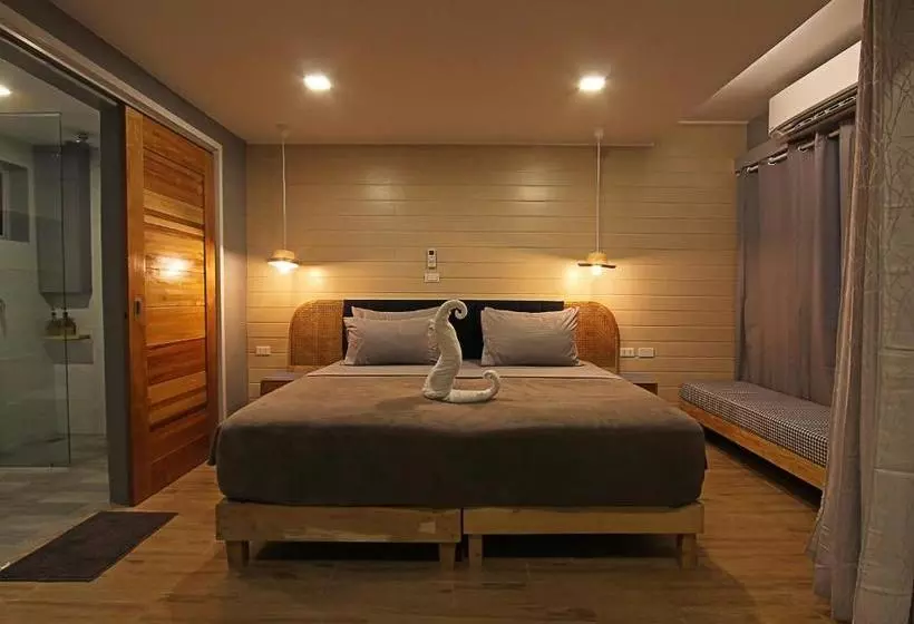 Silver Reef Dive Resort