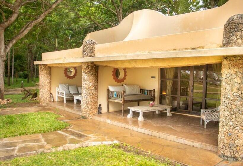 Eleven Pearl Boutique Hotel & Spa