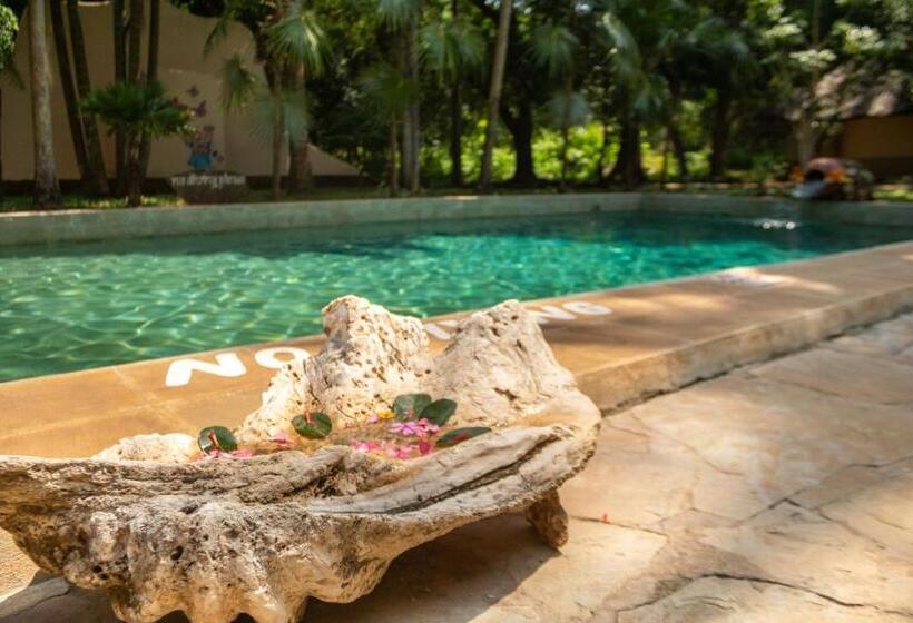 Eleven Pearl Boutique Hotel & Spa