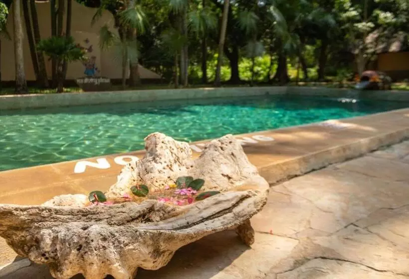 Eleven Pearl Boutique Hotel & Spa
