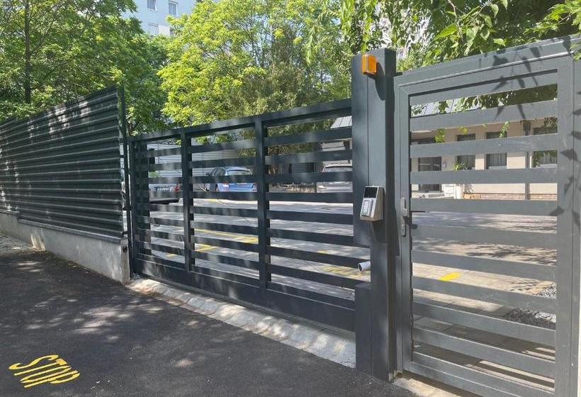 فندق Arena Deluxe & Spa