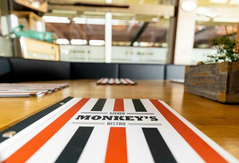 فندق Arena Deluxe & Spa