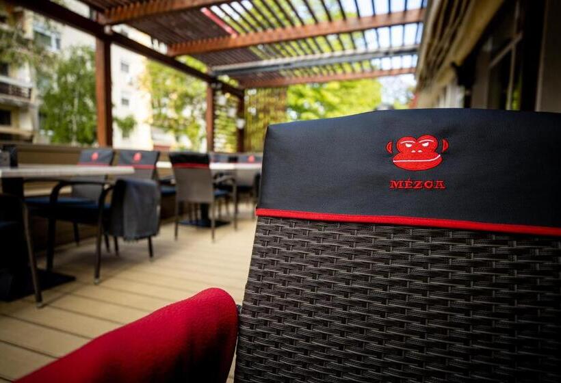 فندق Arena Deluxe & Spa