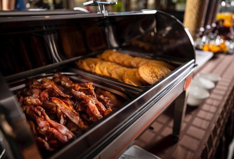 فندق Arena Deluxe & Spa