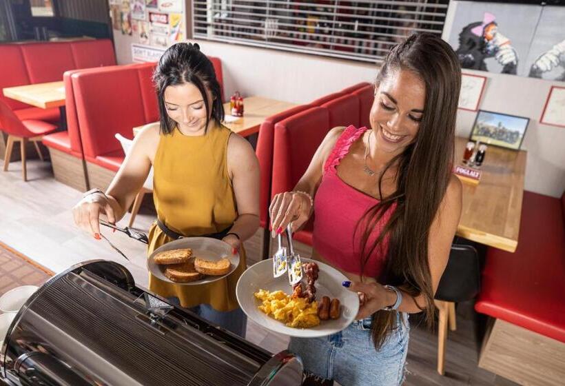 فندق Arena Deluxe & Spa