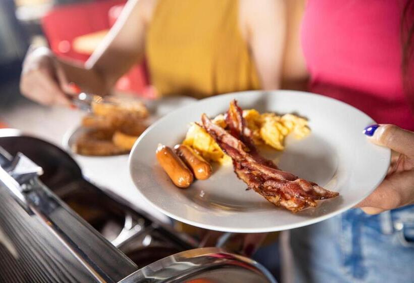 فندق Arena Deluxe & Spa