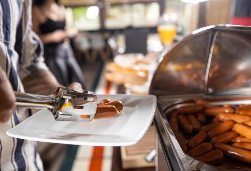 فندق Arena Deluxe & Spa