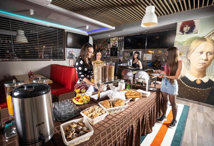 فندق Arena Deluxe & Spa