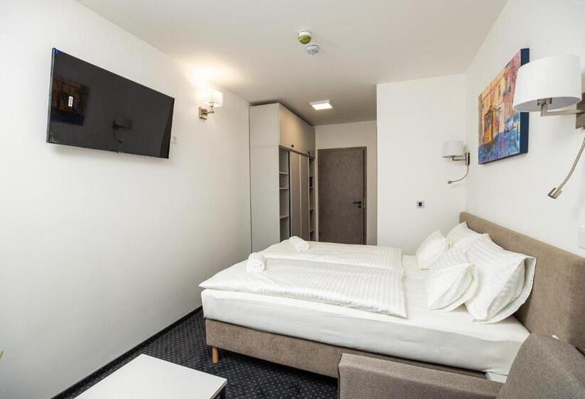 فندق Arena Deluxe & Spa