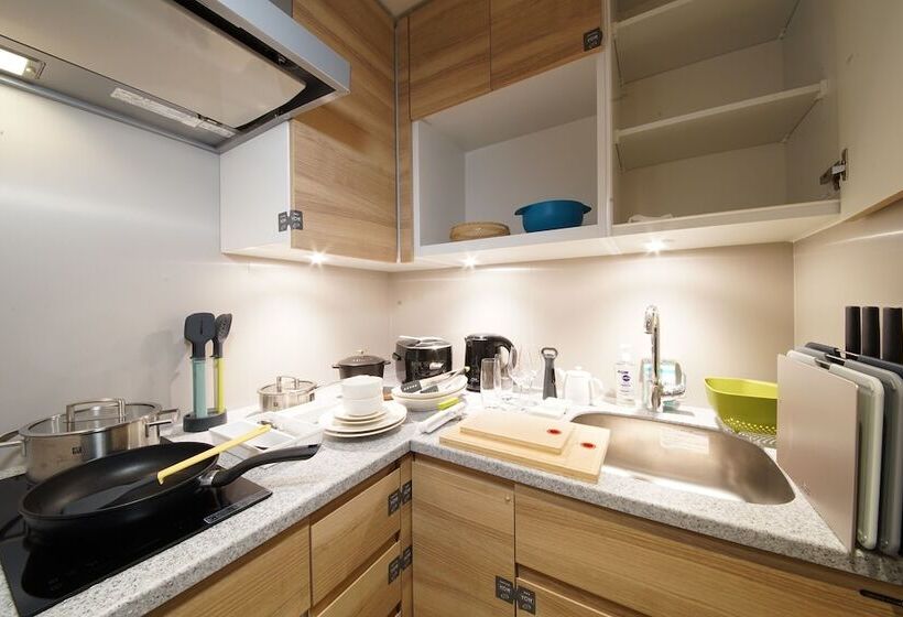 Oakwood Hotel Oike Kyoto