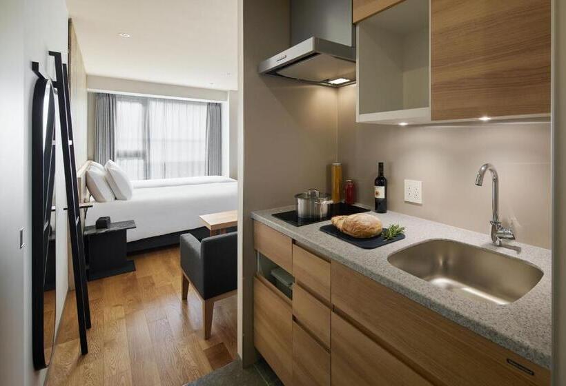 Oakwood Hotel Oike Kyoto