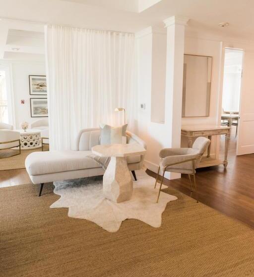 هتل Oyster Bay Boutique