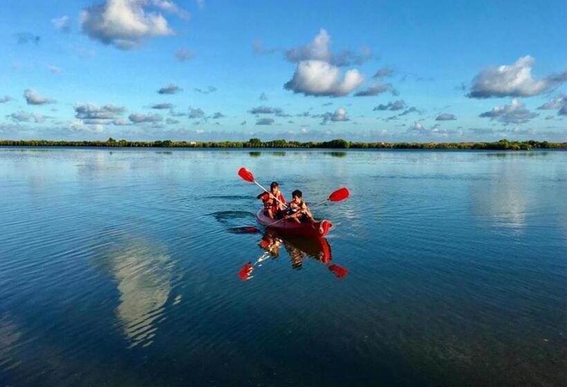 בית מלון כפרי The Blue Lagoon Resort Kalpitiya