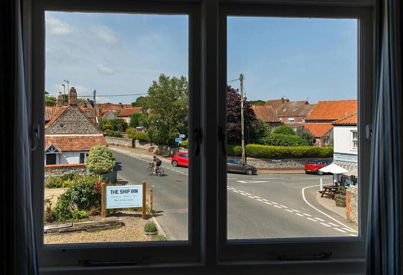 Отель The Ship Inn