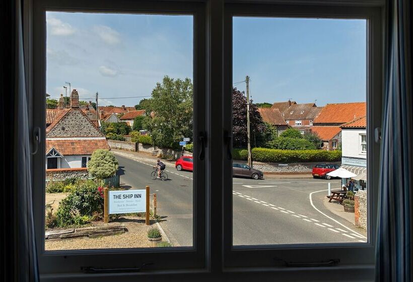 Отель The Ship Inn