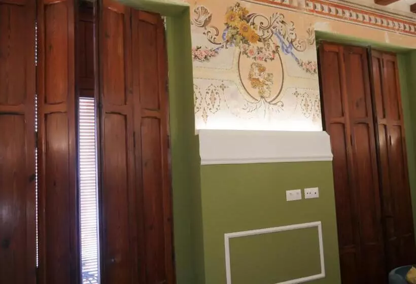 Majatalo Blaucel Cafè I Habitacions