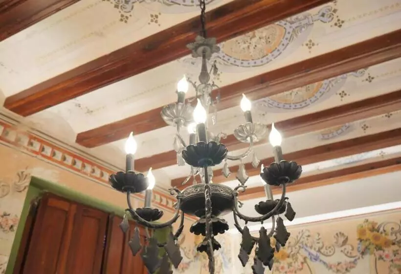 Majatalo Blaucel Cafè I Habitacions