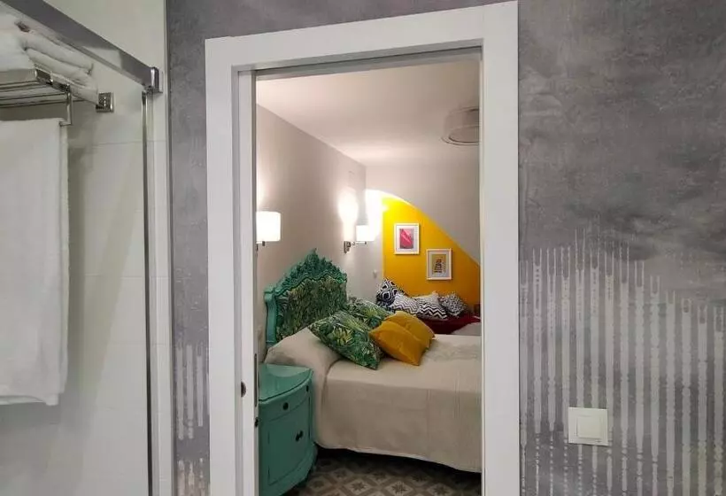 Majatalo Blaucel Cafè I Habitacions