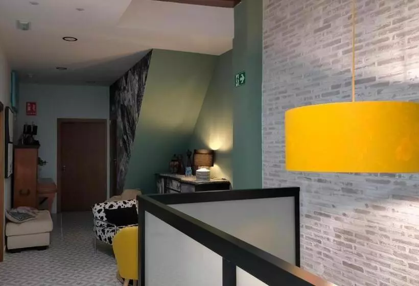 Majatalo Blaucel Cafè I Habitacions