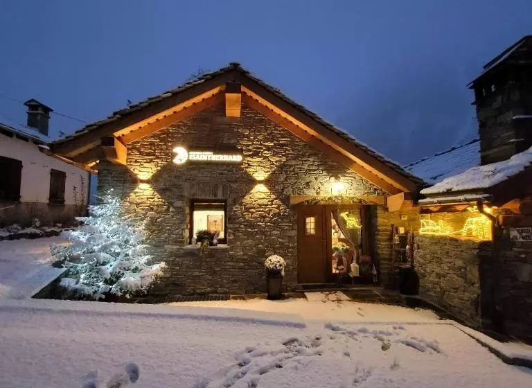 Majatalo Chambres D Hotes Rue Saint Bernard