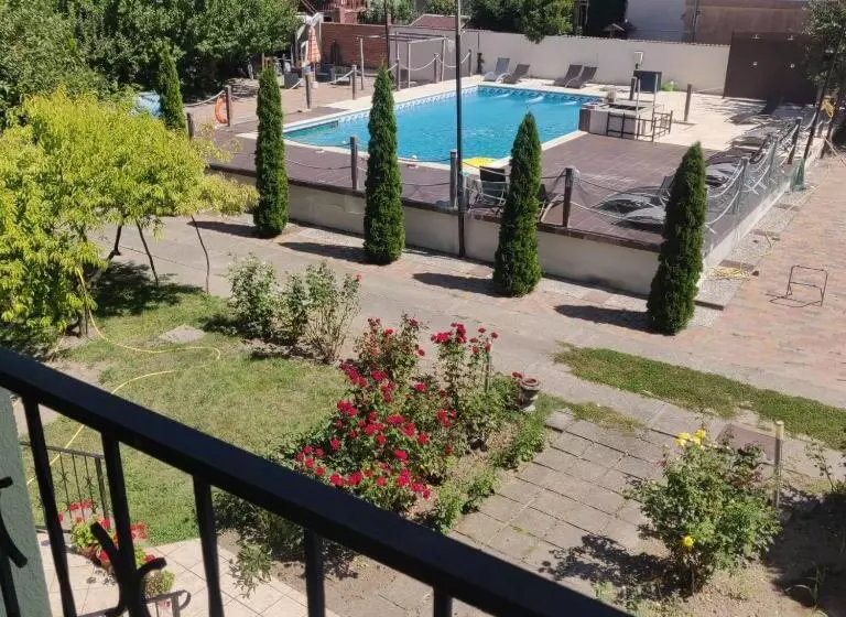 Majatalo Regent Garden