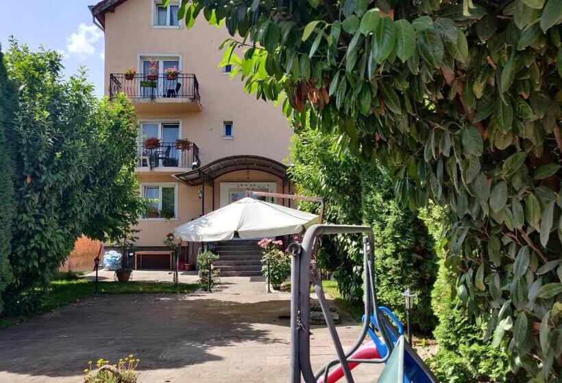 پانسیون Regent Garden