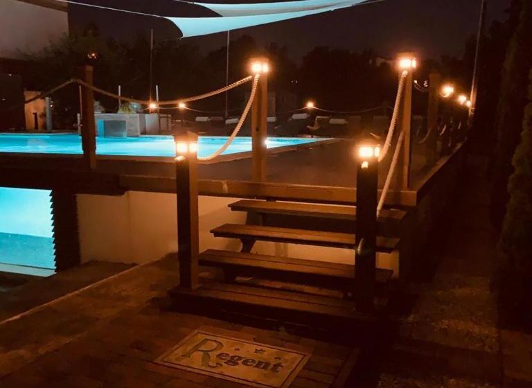 پانسیون Regent Garden