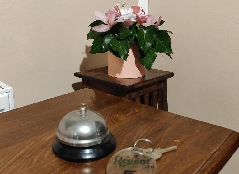 پانسیون Regent Garden