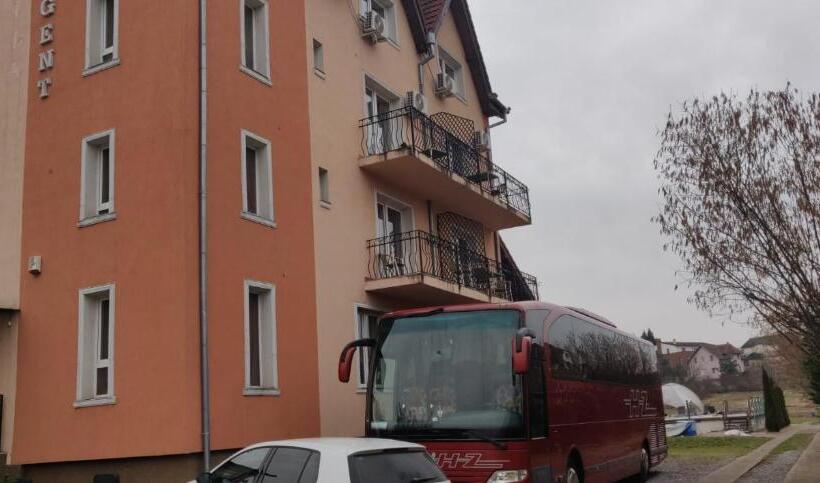 پانسیون Regent Garden