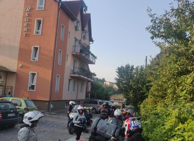 پانسیون Regent Garden