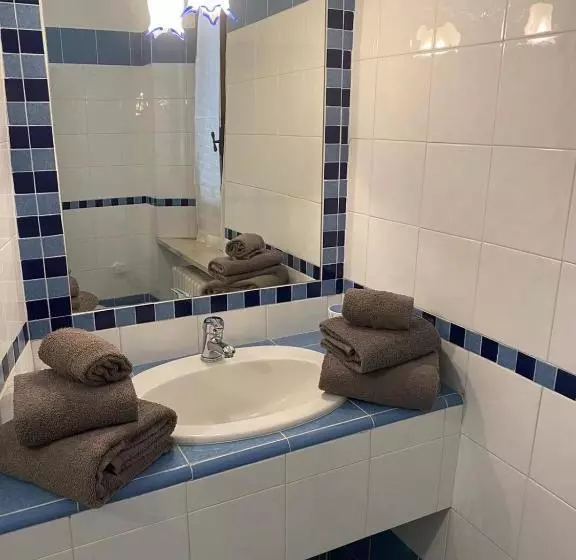 ベッドアンドブレックファースト Affittacamere La Torre Di Montalcino