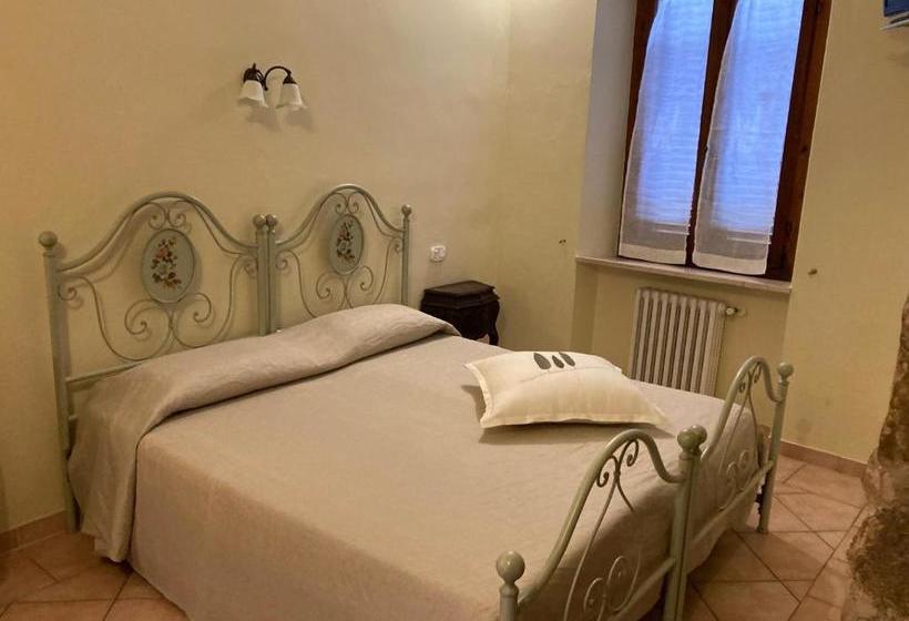 민박 Affittacamere La Torre Di Montalcino