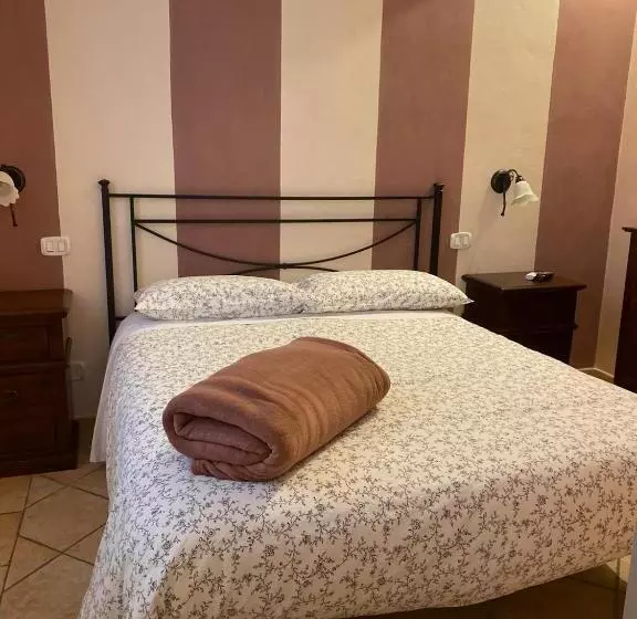 ベッドアンドブレックファースト Affittacamere La Torre Di Montalcino