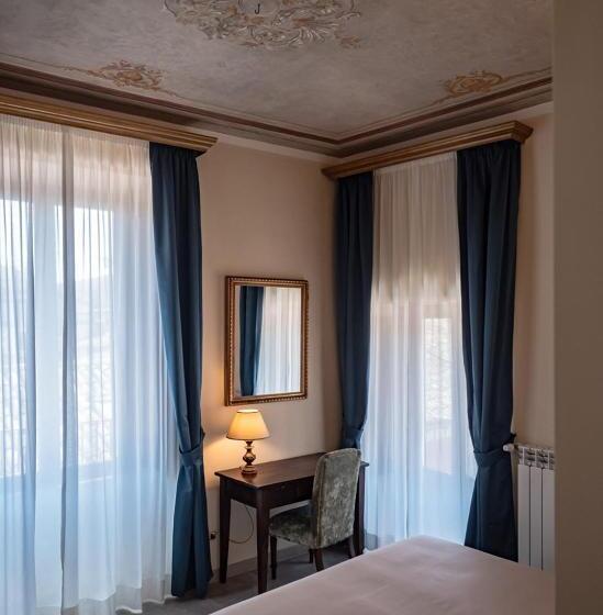 تختخواب و صبحانه Palazzo Dei Pavoni, Relais Di Charme