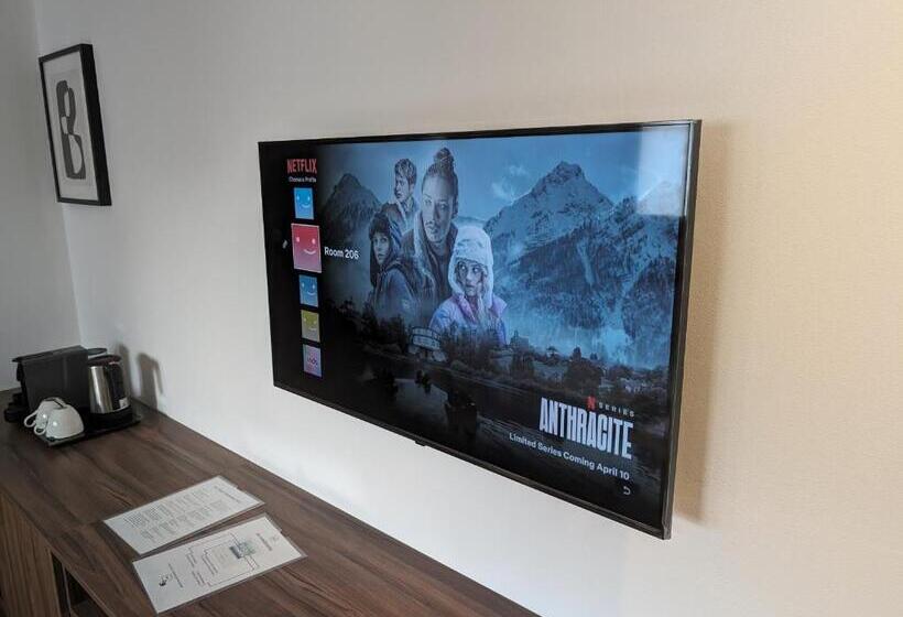 هتل Urban Habitat Executive Suites