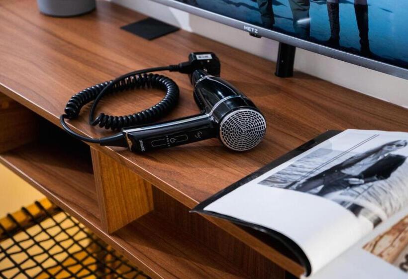 هتل Urban Habitat Executive Suites