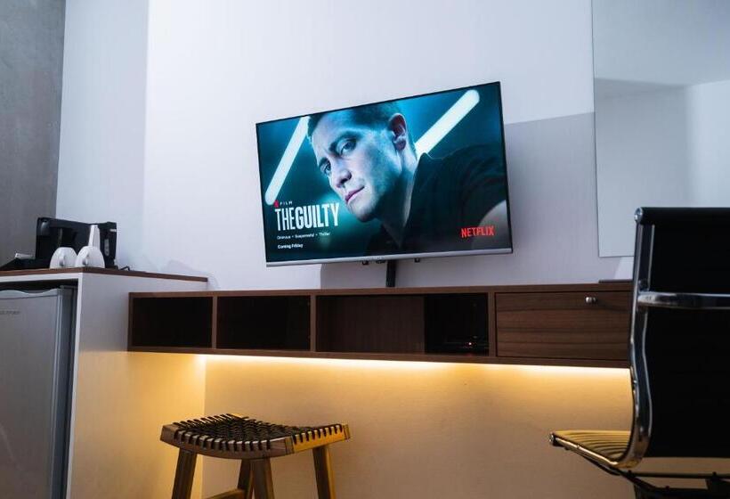 هتل Urban Habitat Executive Suites